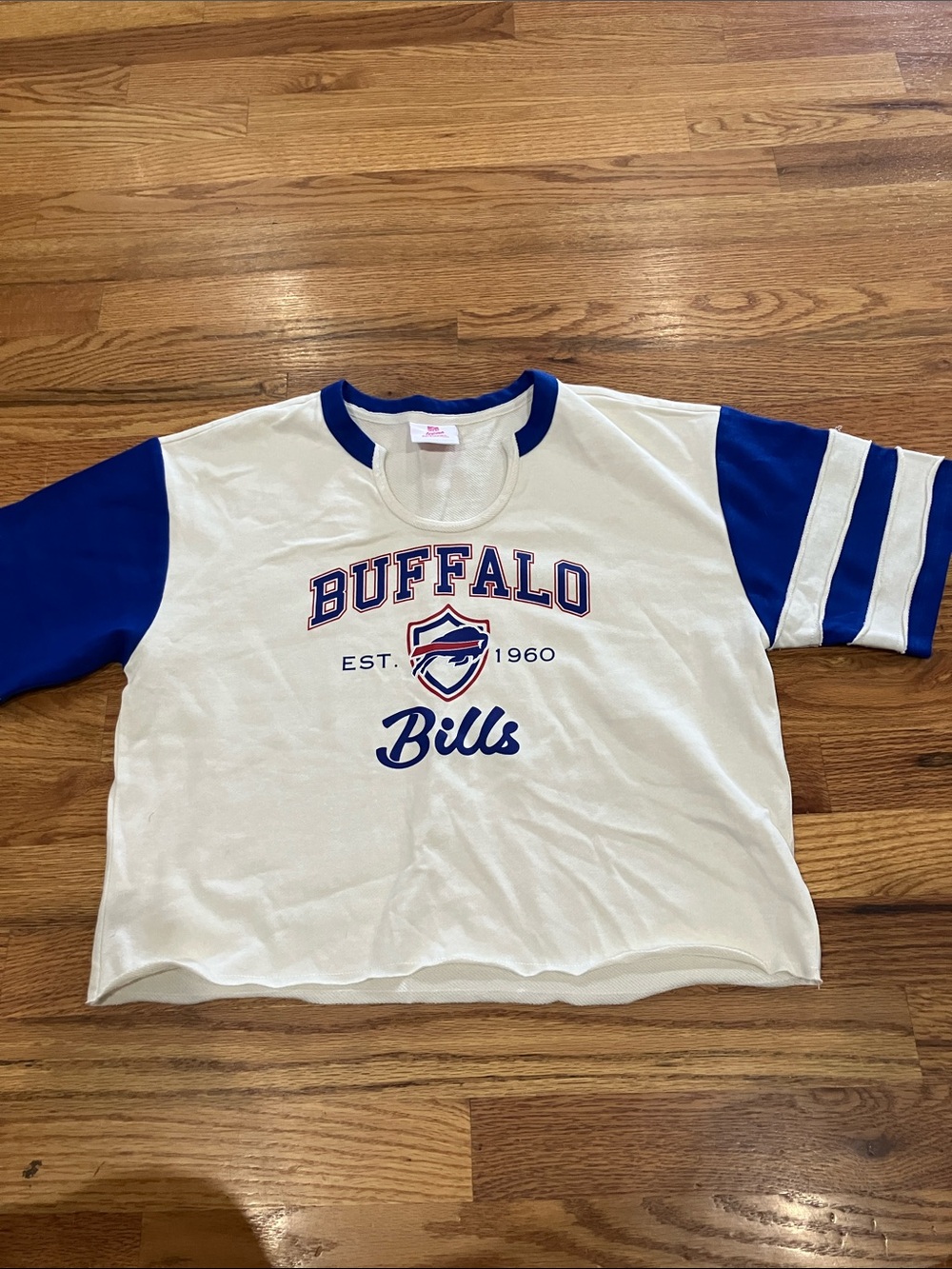 Team Apparel Junior White and Royal Blue Buffalo Sleeve Tee Sz S EUC
